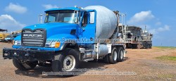CamionRevolvedora-Mack-Cv713-7842-2