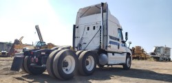 Tractocamion-Freightliner-cascadia-6992-3